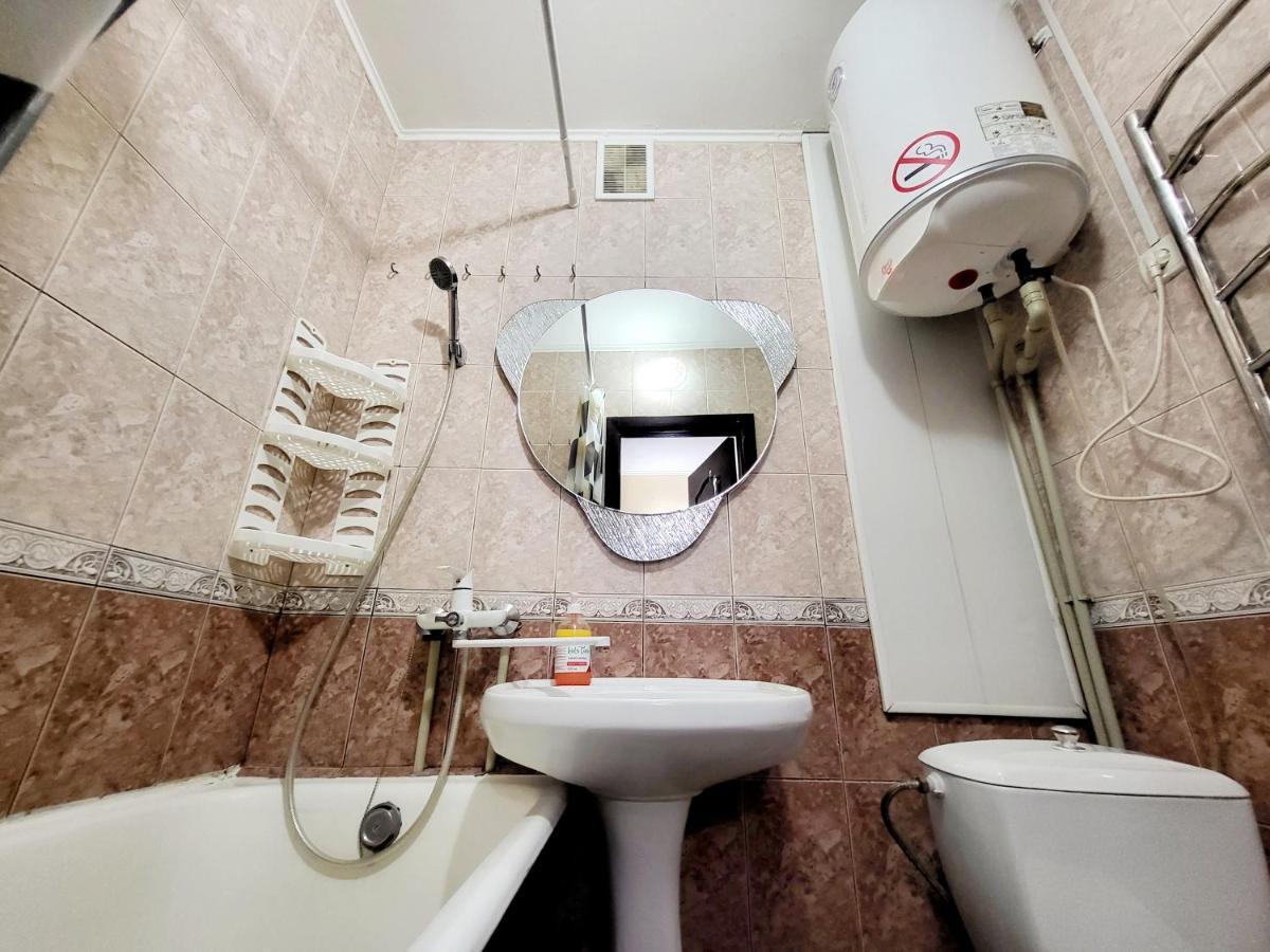 Quartira V Centri: Central Dragomanova Hospital Stay Dnipro Exterior photo